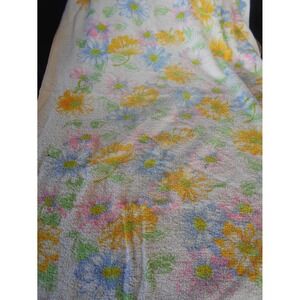Vintage 70s Mod Bright Pink Yellow Flowers Daisies Terry Large Bath Towel Beach